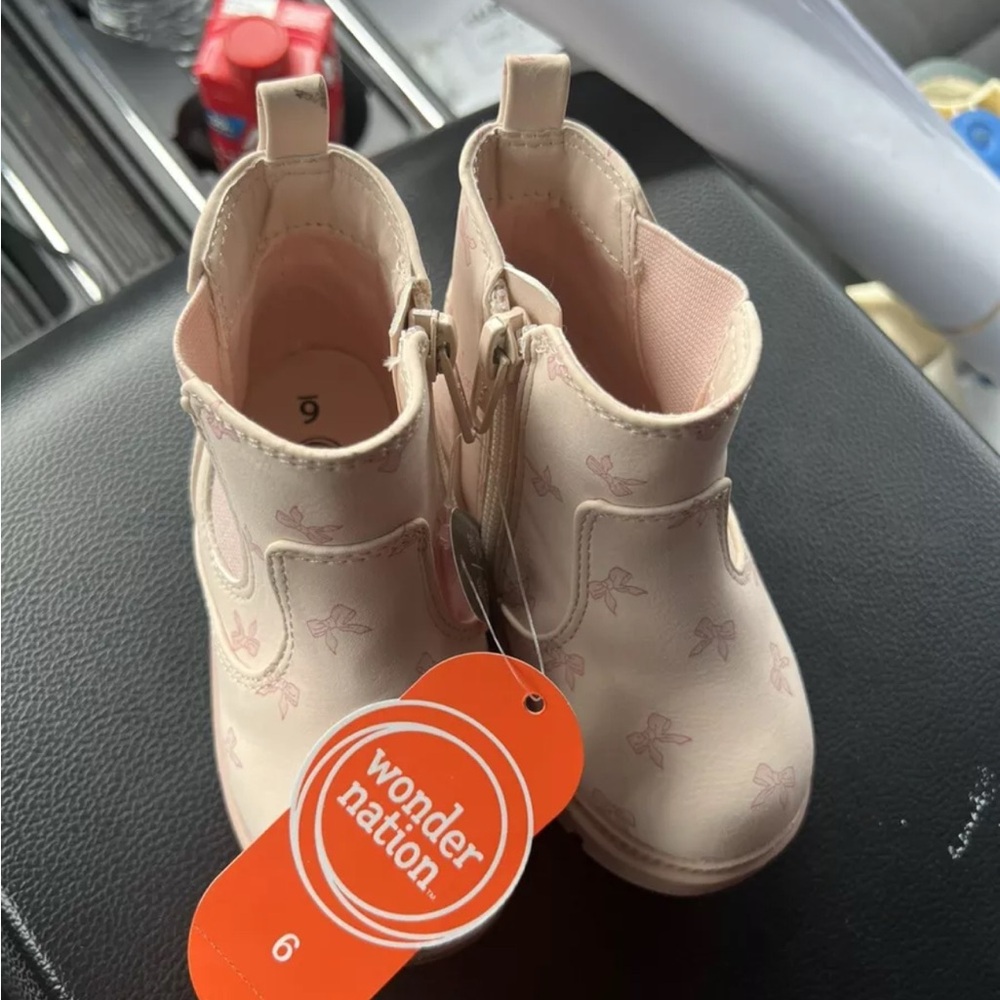 Girls boots
